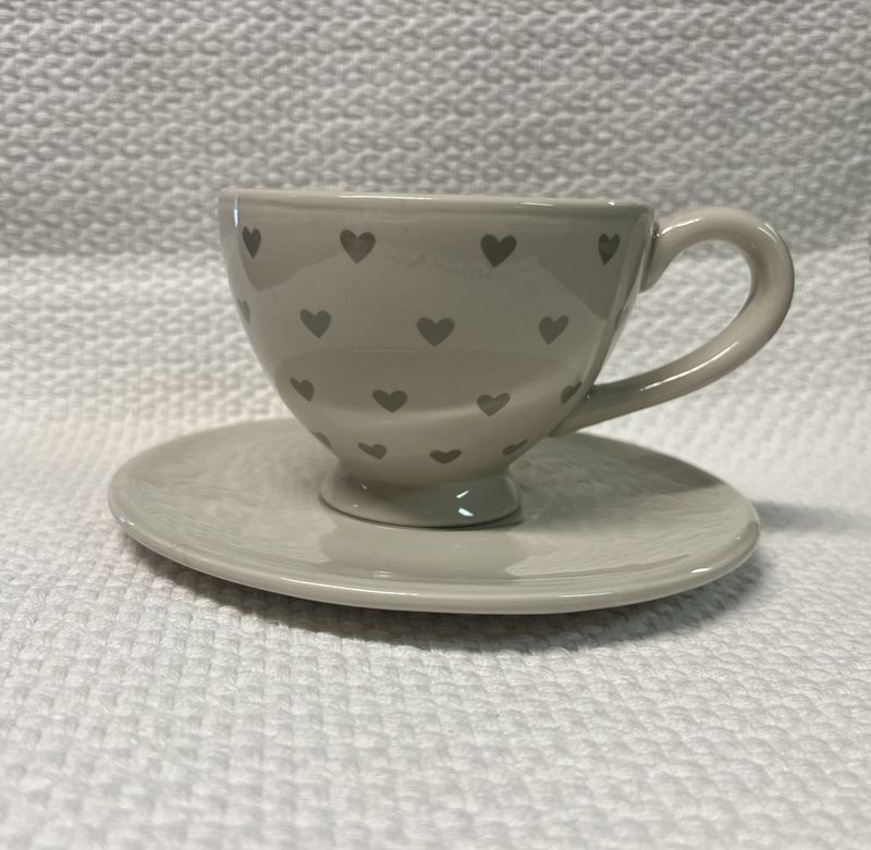Kaffe kopp m/skål beige m hjertemønster